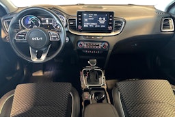 valkoinen Kia Ceed 2023 kuva 9.