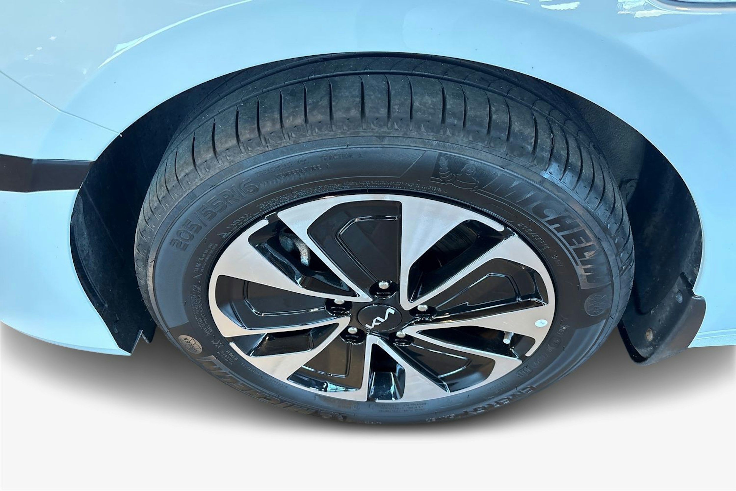 valkoinen Kia Ceed 2023 kuva 11.