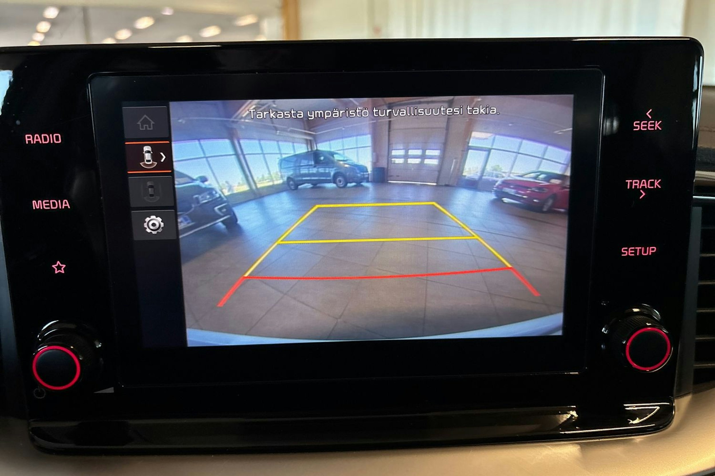 valkoinen Kia Ceed 2023 kuva 17.