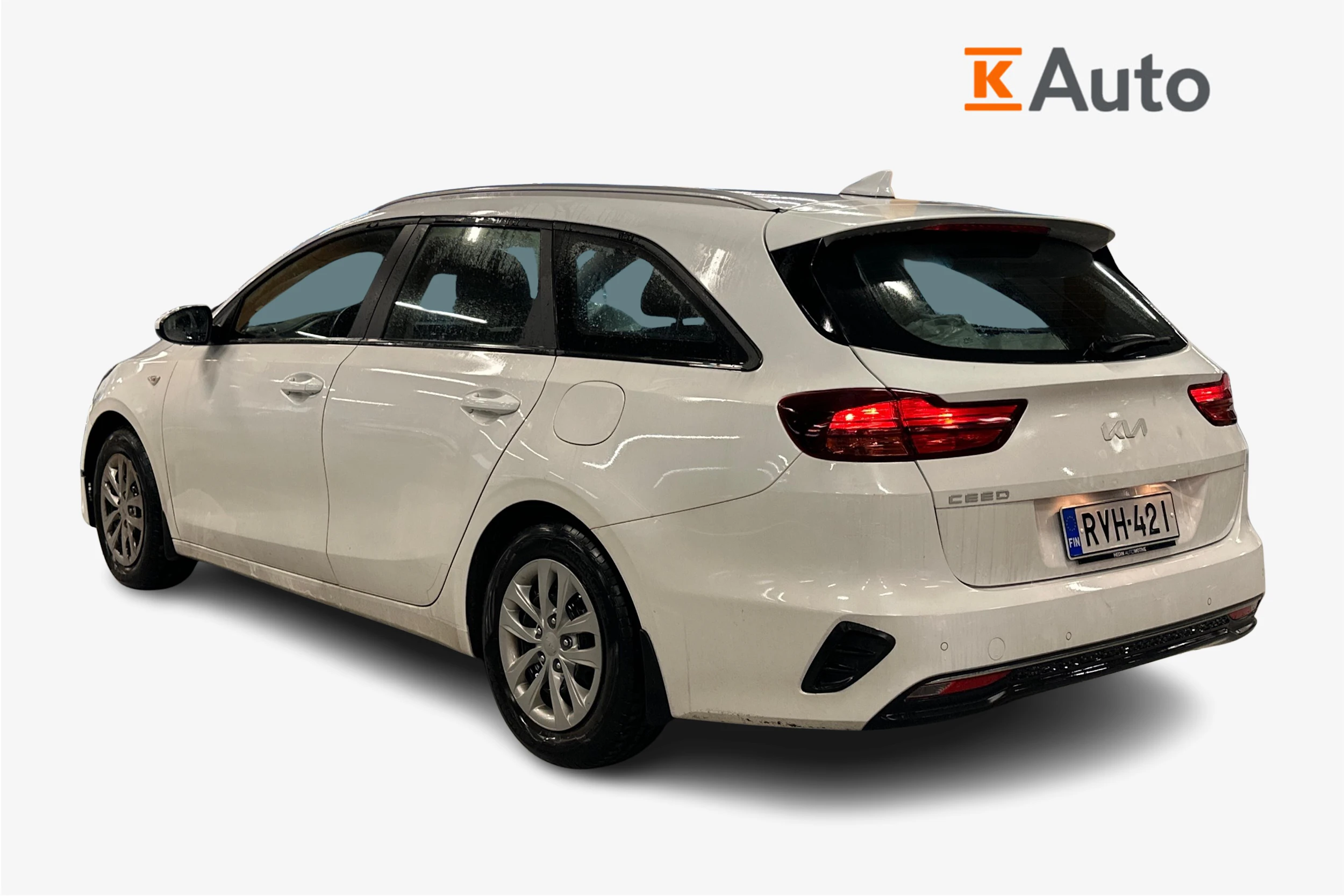 valkoinen Kia Ceed 2023 kuva 2.