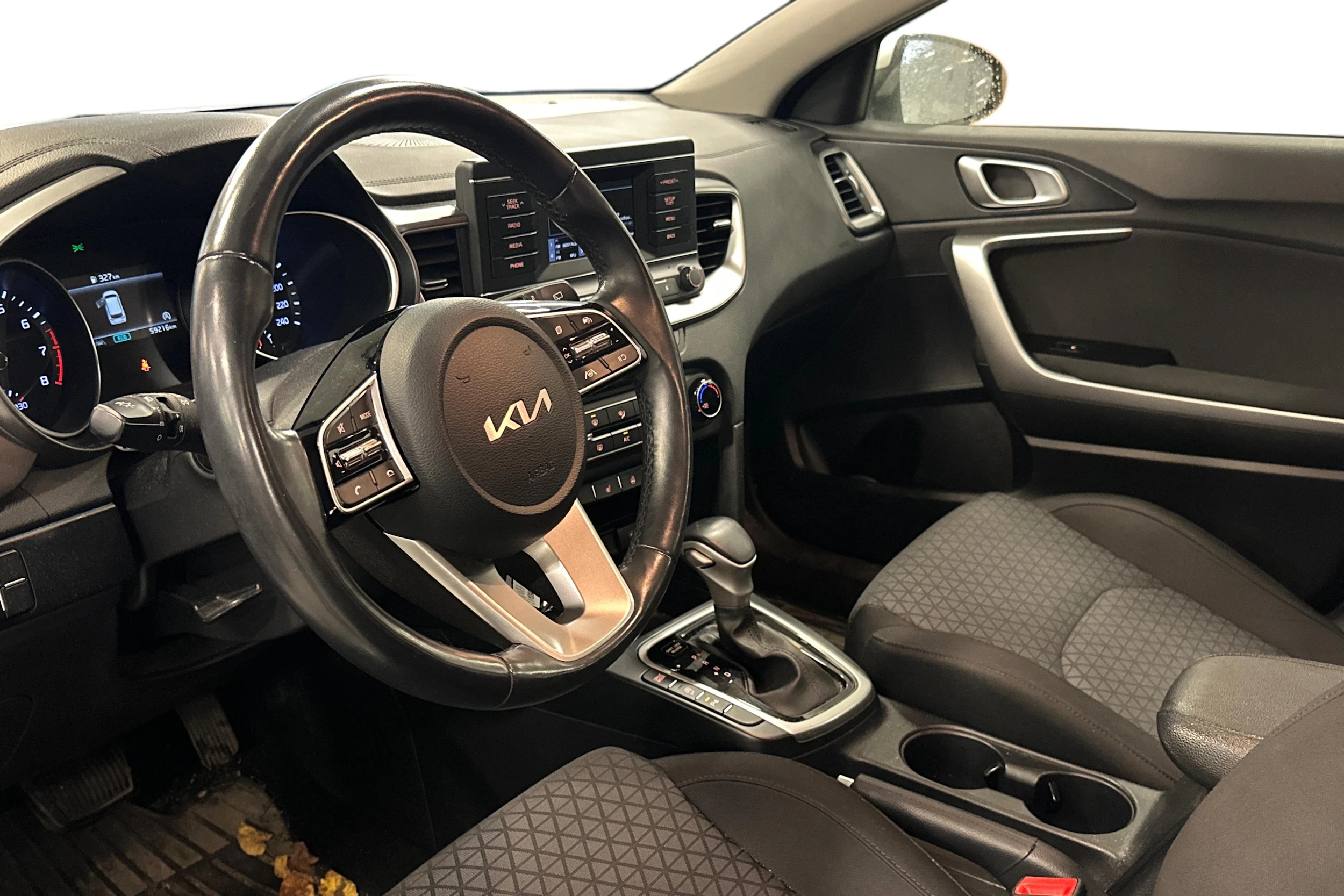 valkoinen Kia Ceed 2023 kuva 3.