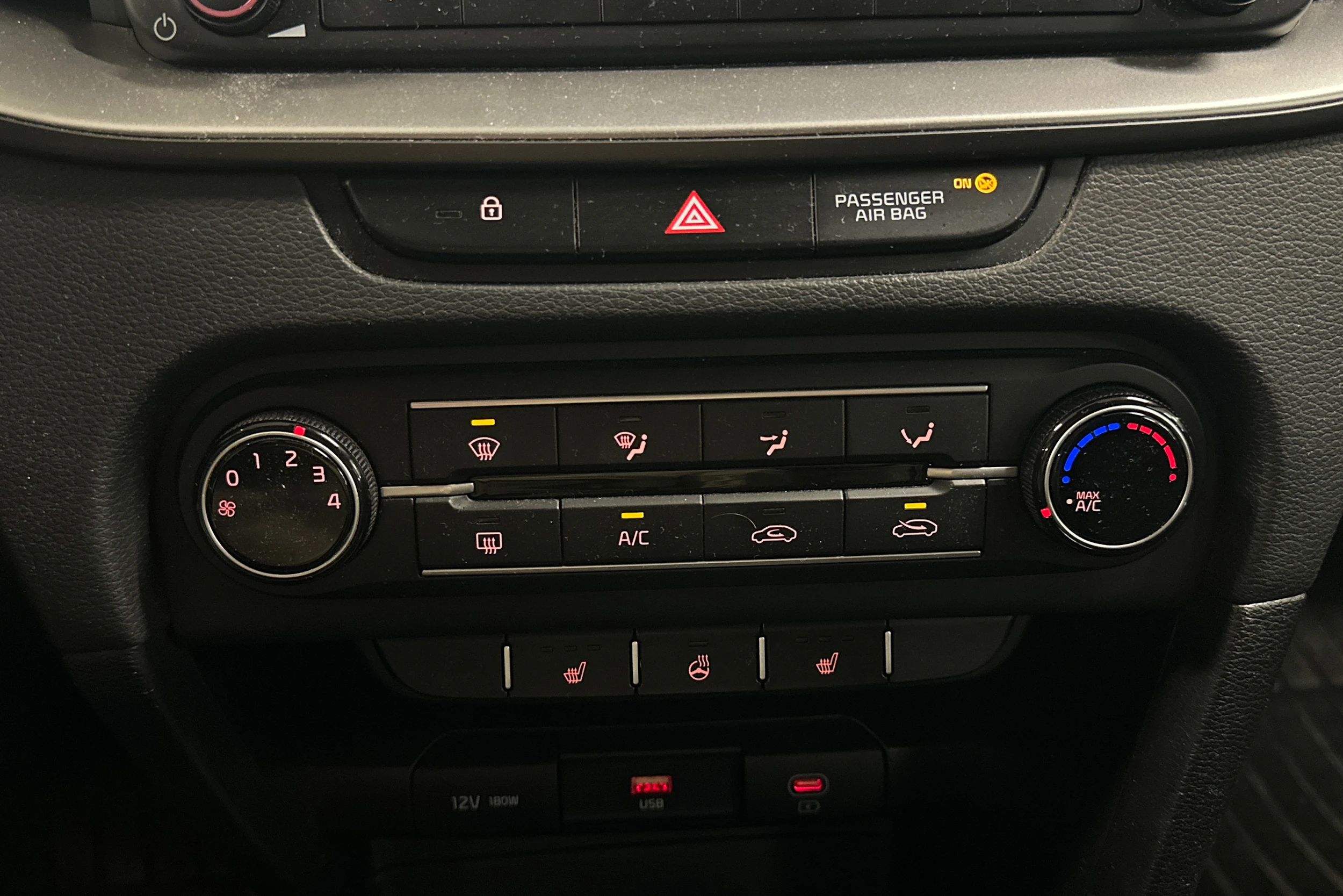 valkoinen Kia Ceed 2023 kuva 5.