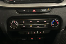 valkoinen Kia Ceed 2023 kuva 5.