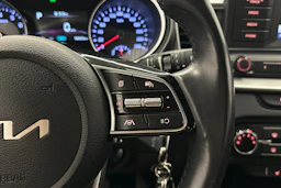 valkoinen Kia Ceed 2023 kuva 14.