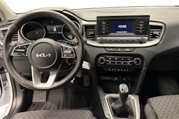valkoinen Kia Ceed 2024 kuva 9.