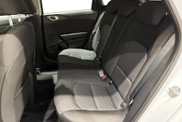 valkoinen Kia Ceed 2024 kuva 11.