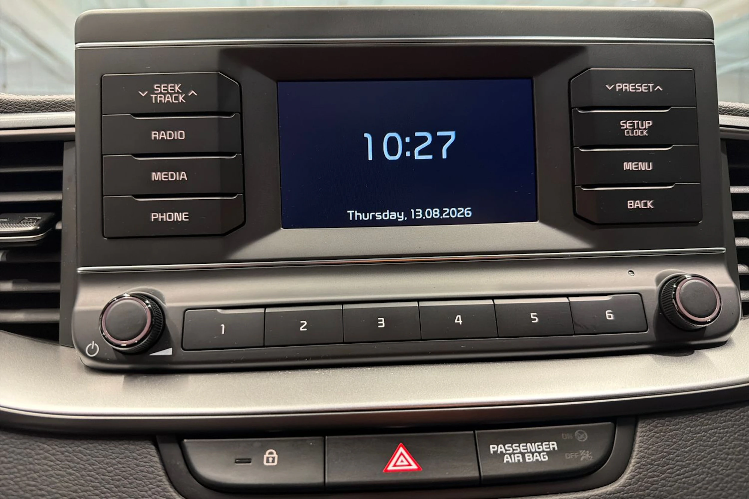 valkoinen Kia Ceed 2024 kuva 16.