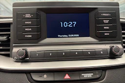 valkoinen Kia Ceed 2024 kuva 16.