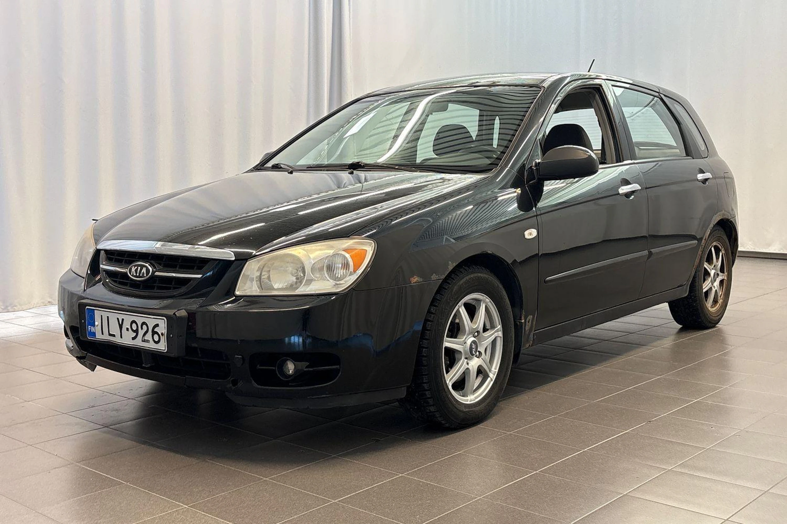 musta Kia Cerato 2006 kuva 6.