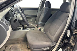 musta Kia Cerato 2006 kuva 8.