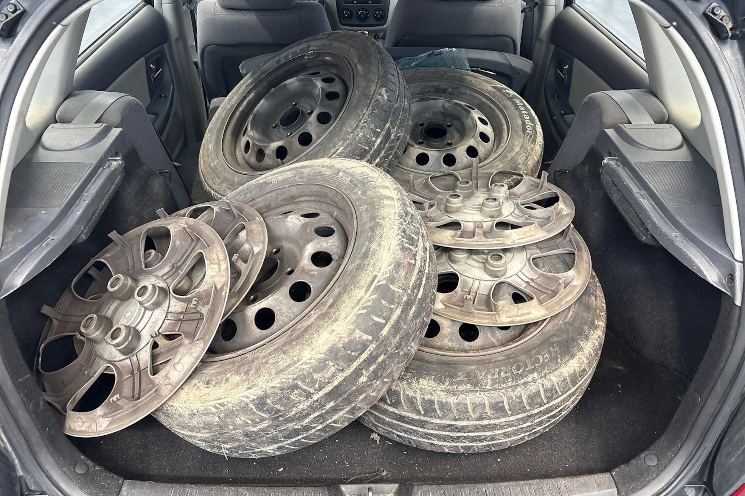 musta Kia Cerato 2006 kuva 10.