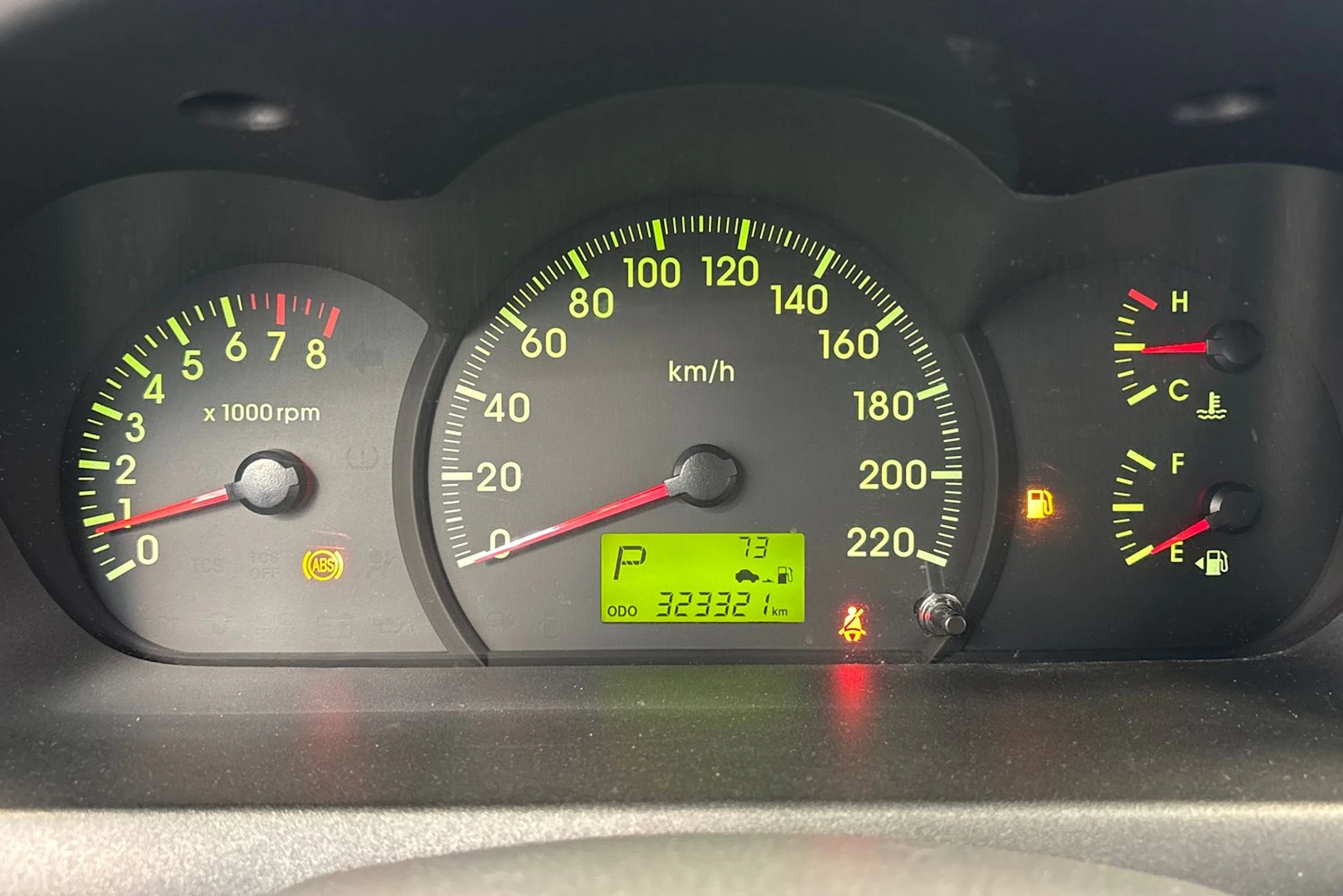 musta Kia Cerato 2006 kuva 12.