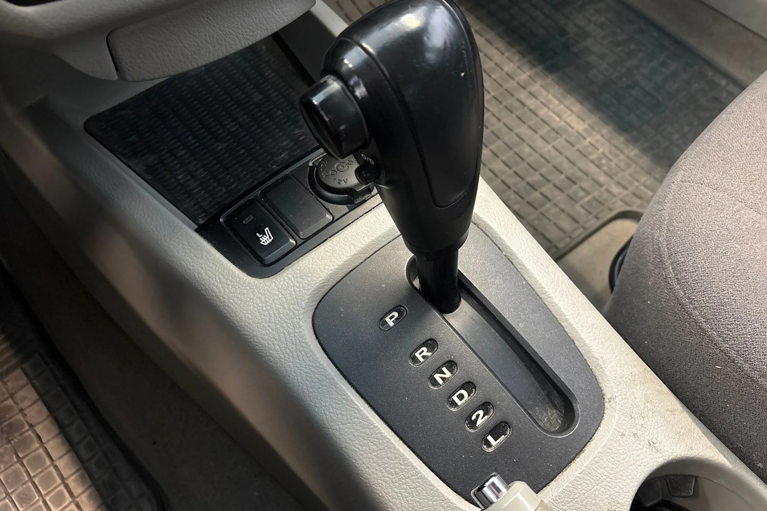 musta Kia Cerato 2006 kuva 14.