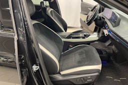 musta Kia EV6 2022 kuva 28.