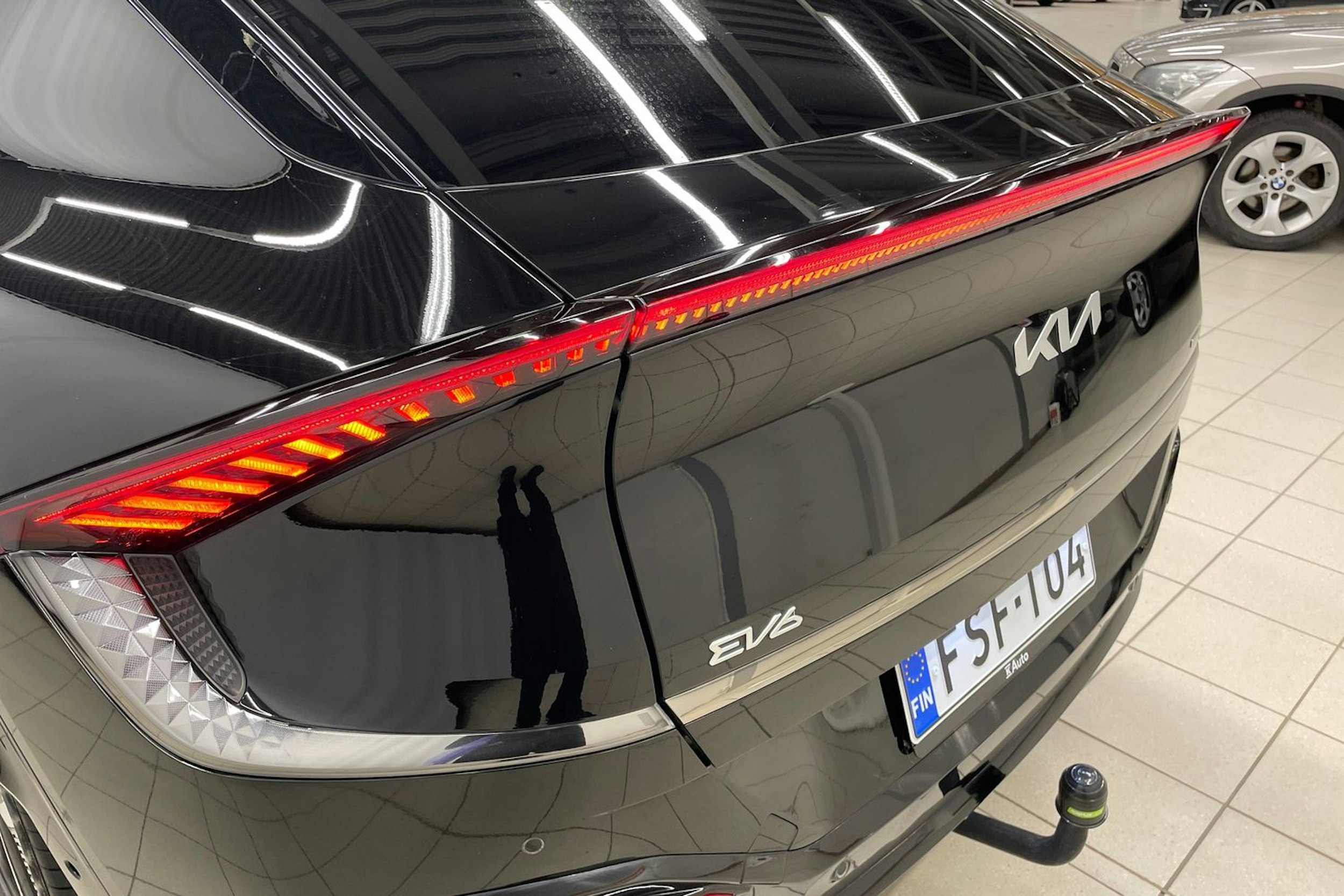 musta Kia EV6 2022 kuva 30.