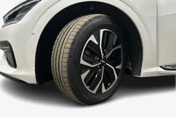 valkoinen Kia EV6 2022 kuva 9.