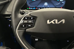 valkoinen Kia EV6 2022 kuva 11.