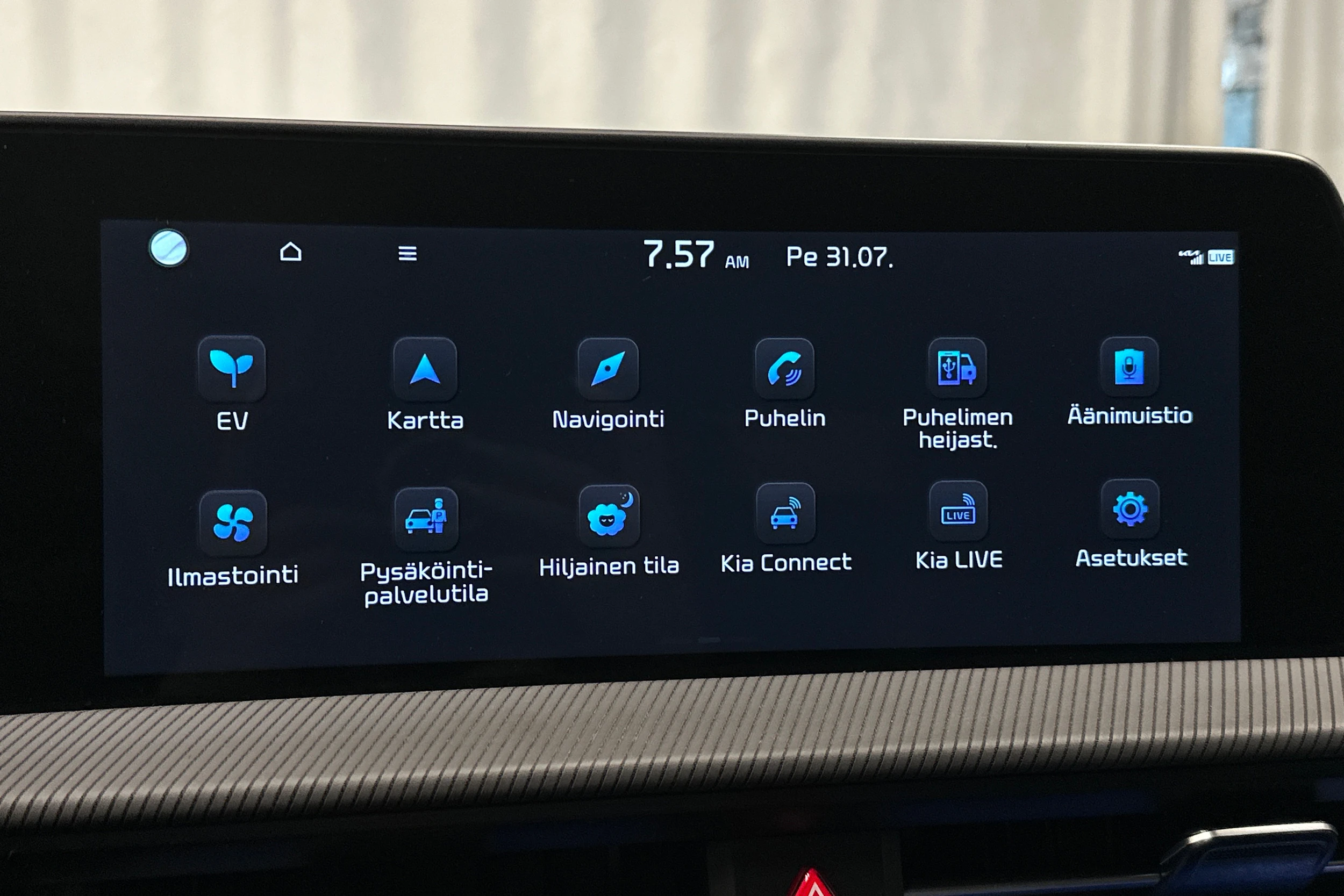 valkoinen Kia EV6 2022 kuva 19.