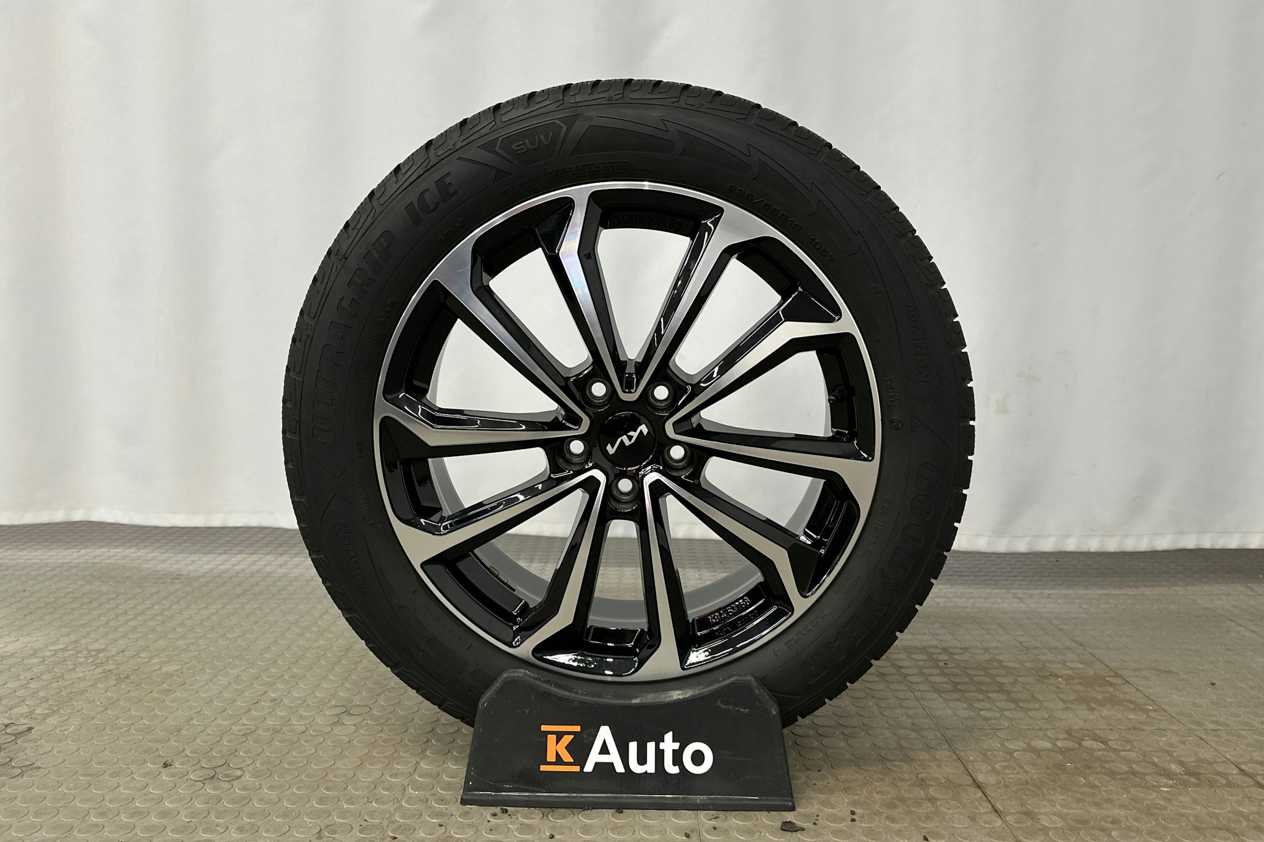 sininen Kia EV6 2022 kuva 13.