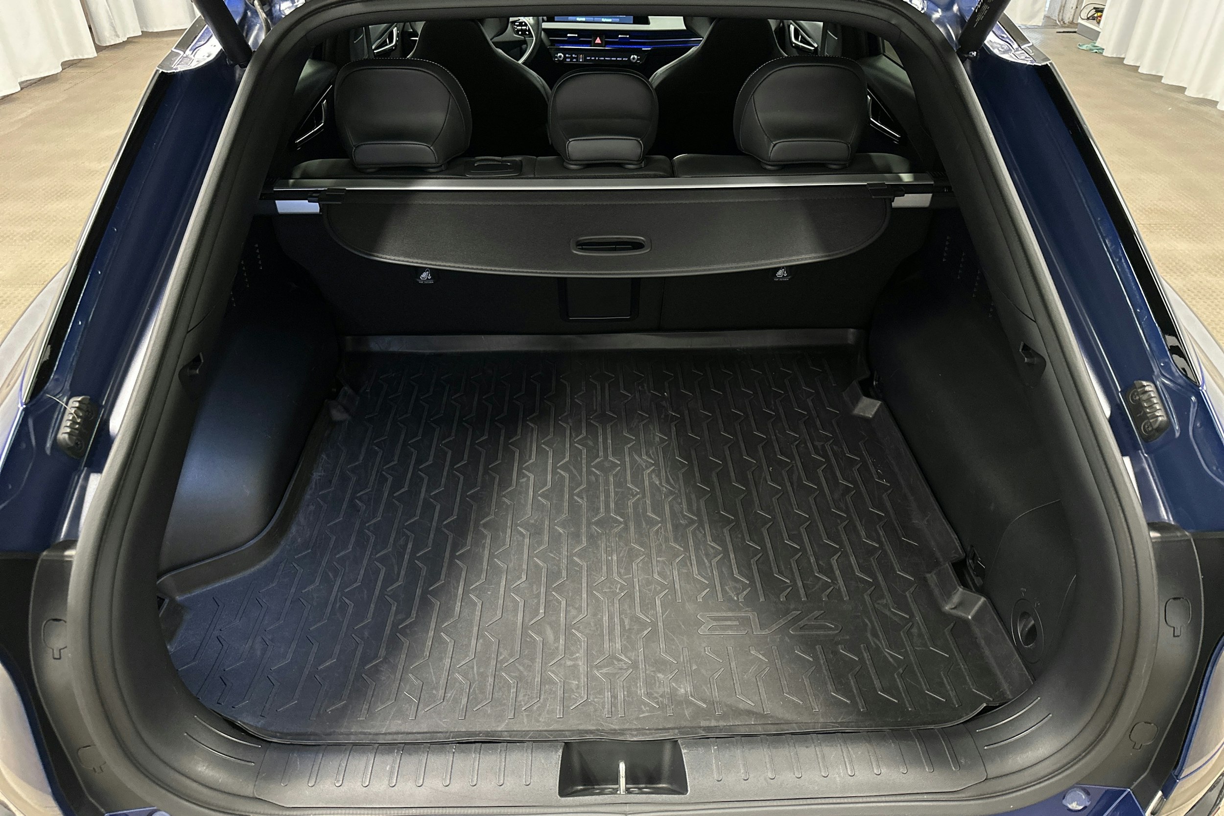 sininen Kia EV6 2022 kuva 14.