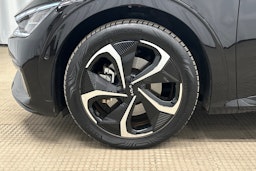 musta Kia EV6 2022 kuva 11.