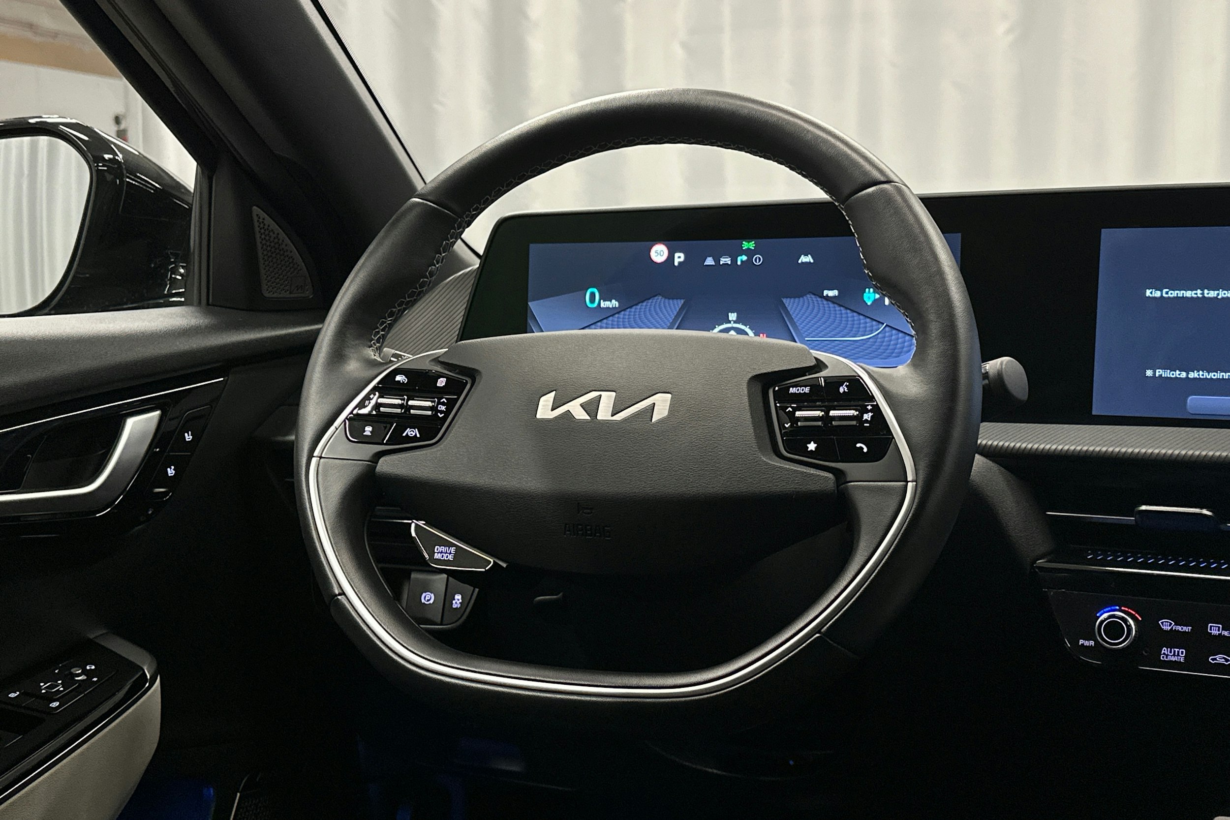 musta Kia EV6 2022 kuva 16.