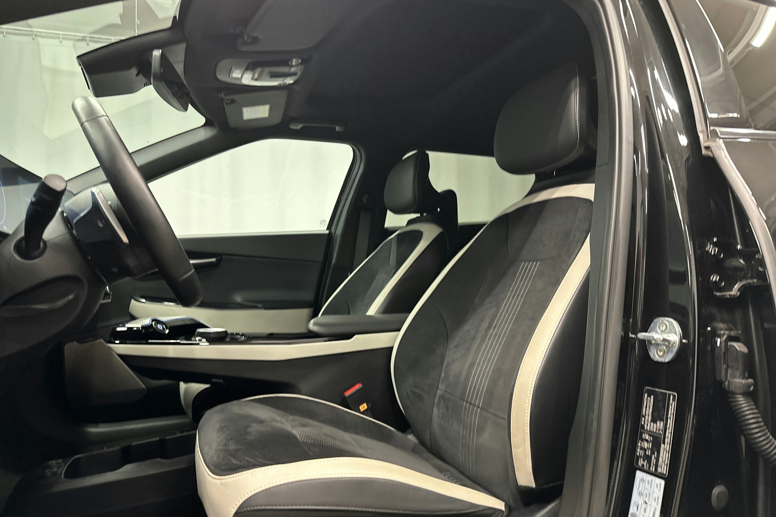 musta Kia EV6 2022 kuva 21.