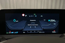punainen Kia EV6 2022 kuva 20.