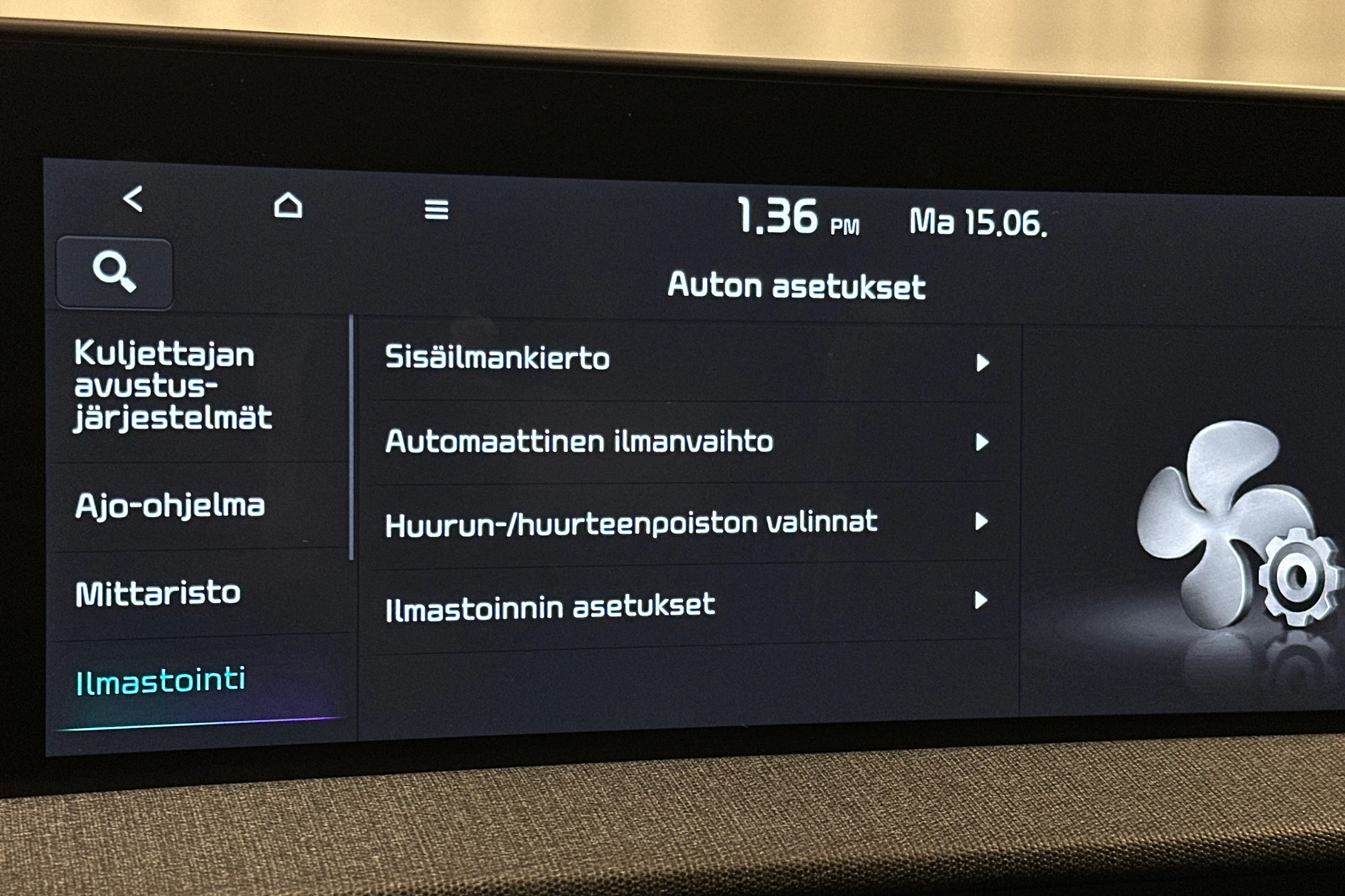 punainen Kia EV6 2022 kuva 31.
