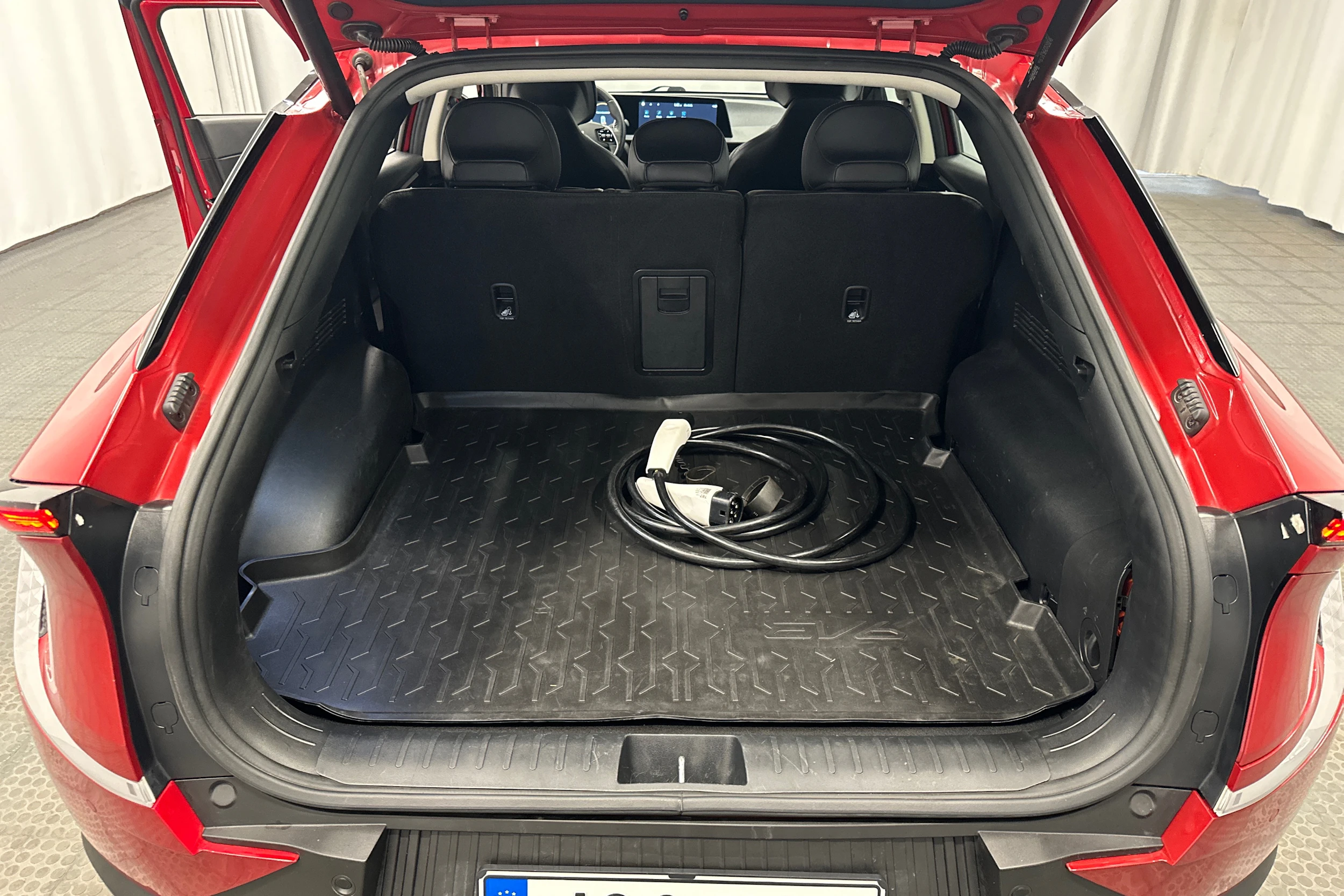 punainen Kia EV6 2022 kuva 37.