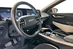 musta Kia EV6 2022 kuva 6.
