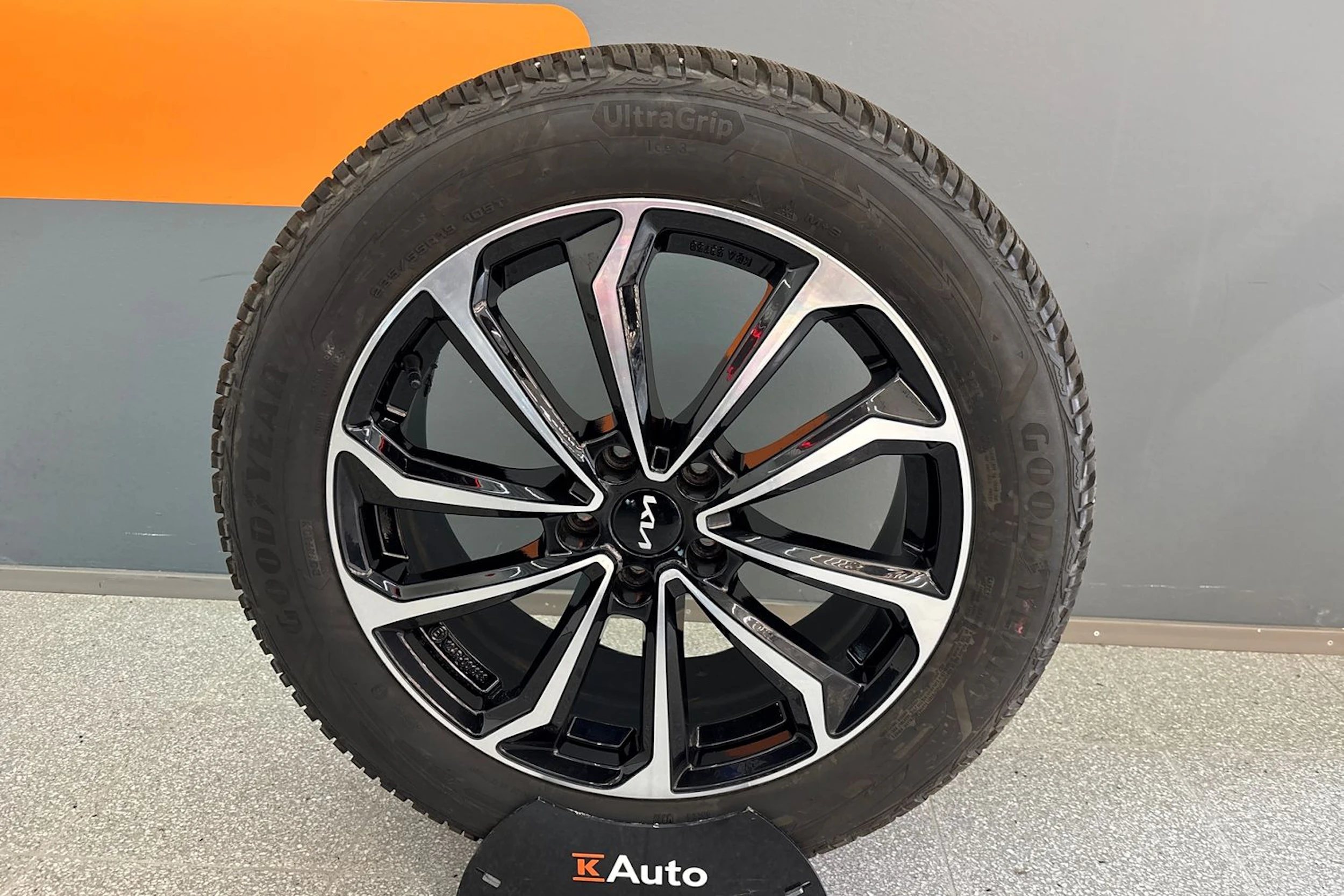 musta Kia EV6 2022 kuva 10.