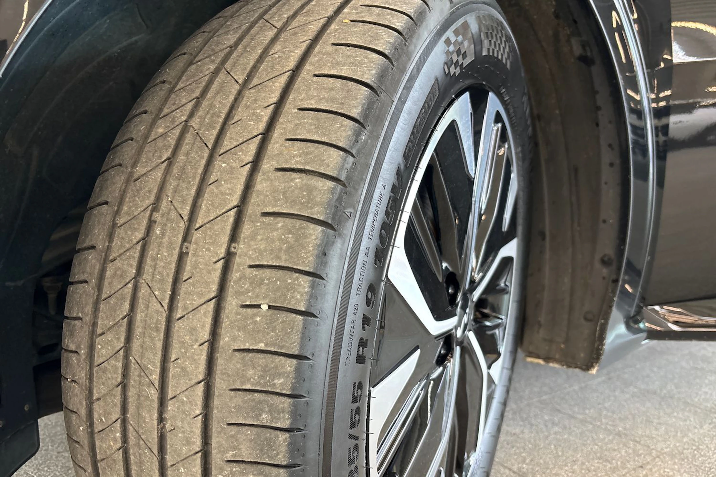 musta Kia EV6 2022 kuva 12.