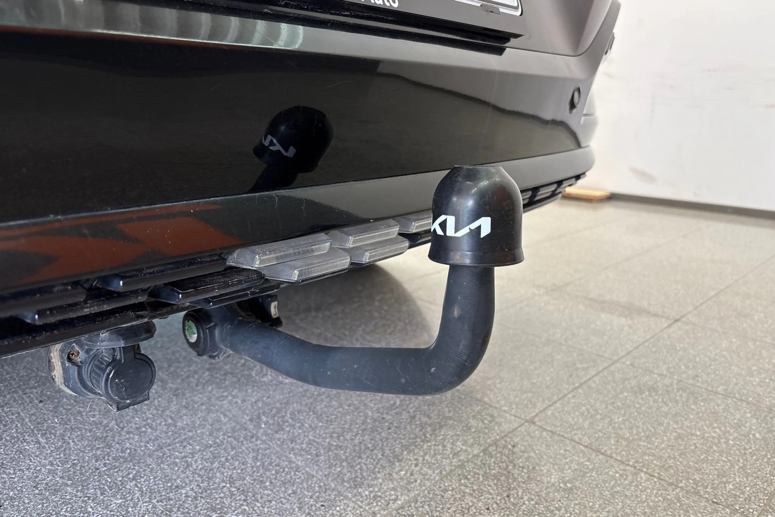 musta Kia EV6 2022 kuva 28.