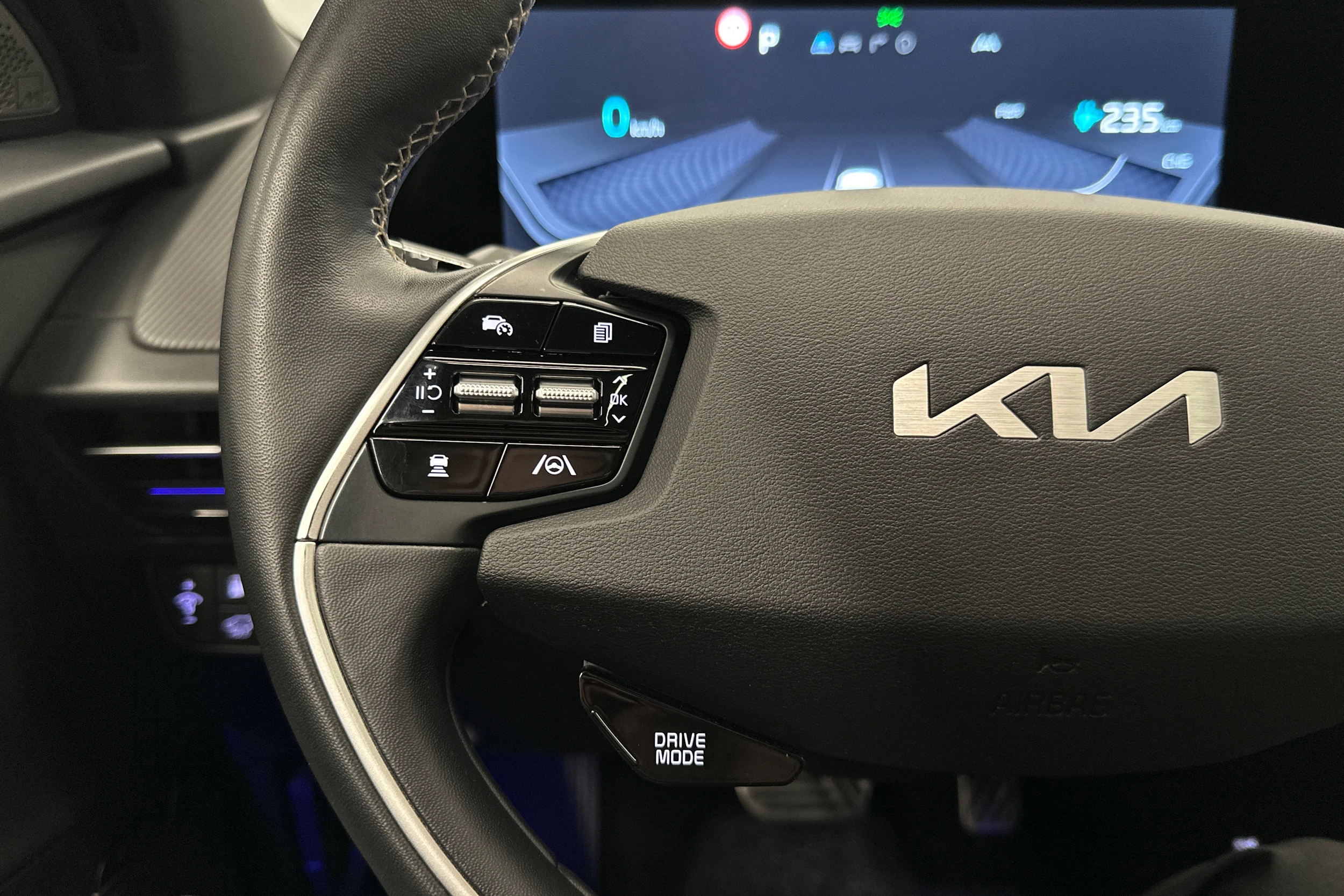 valkoinen Kia EV6 2022 kuva 11.