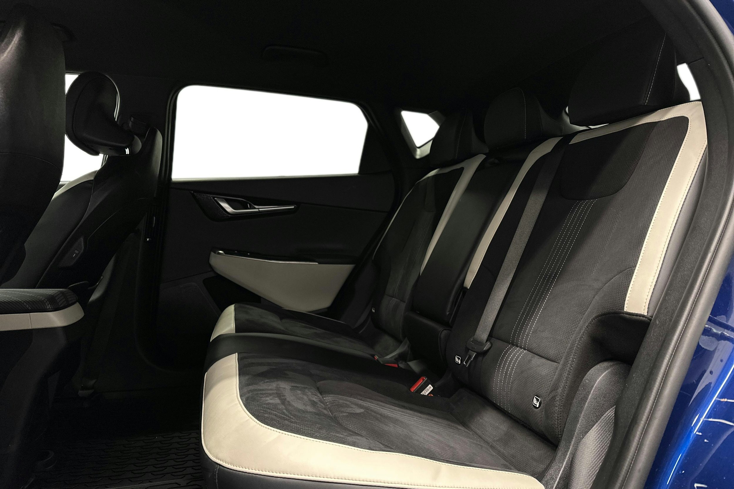 sininen Kia EV6 2022 kuva 10.