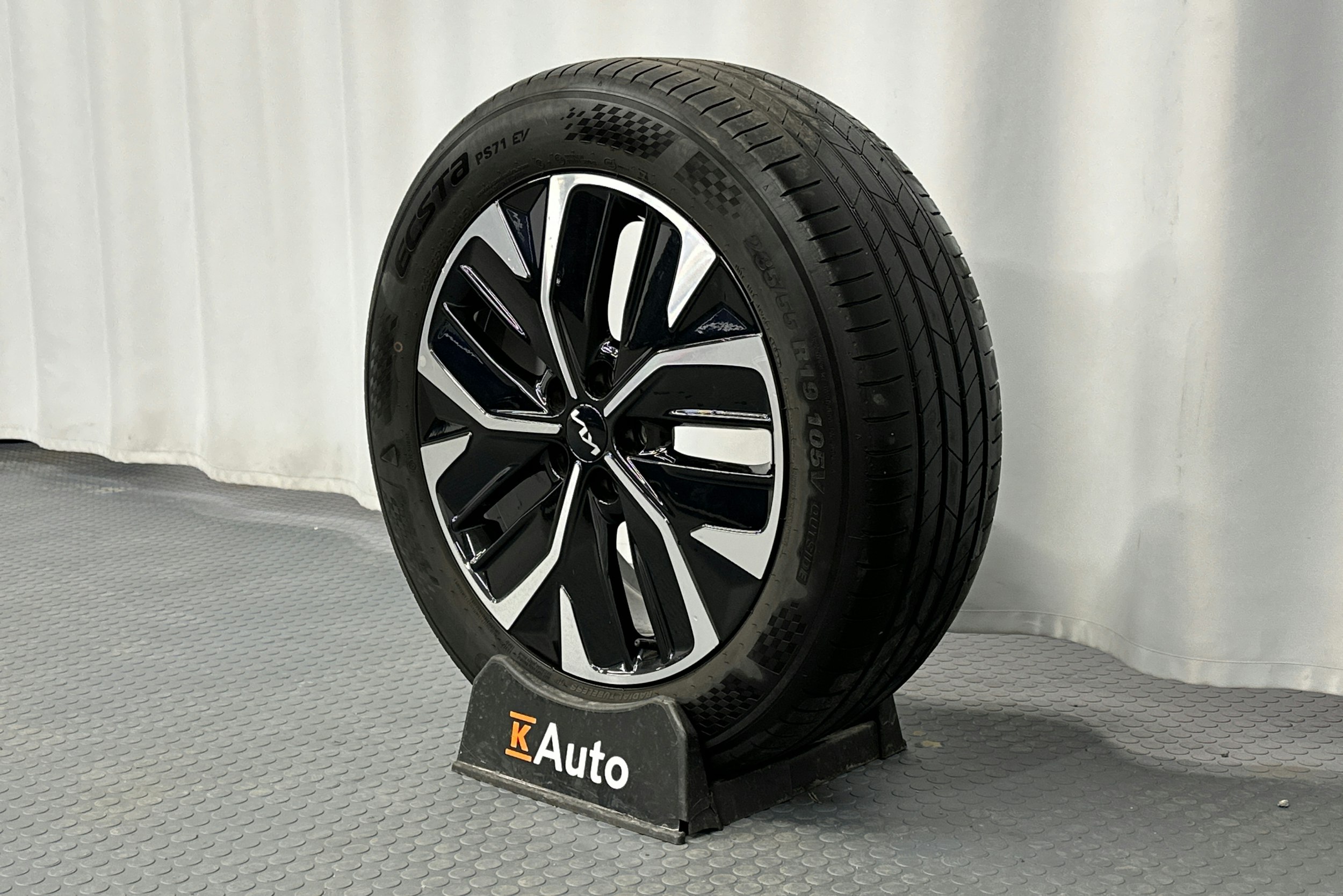 sininen Kia EV6 2022 kuva 13.