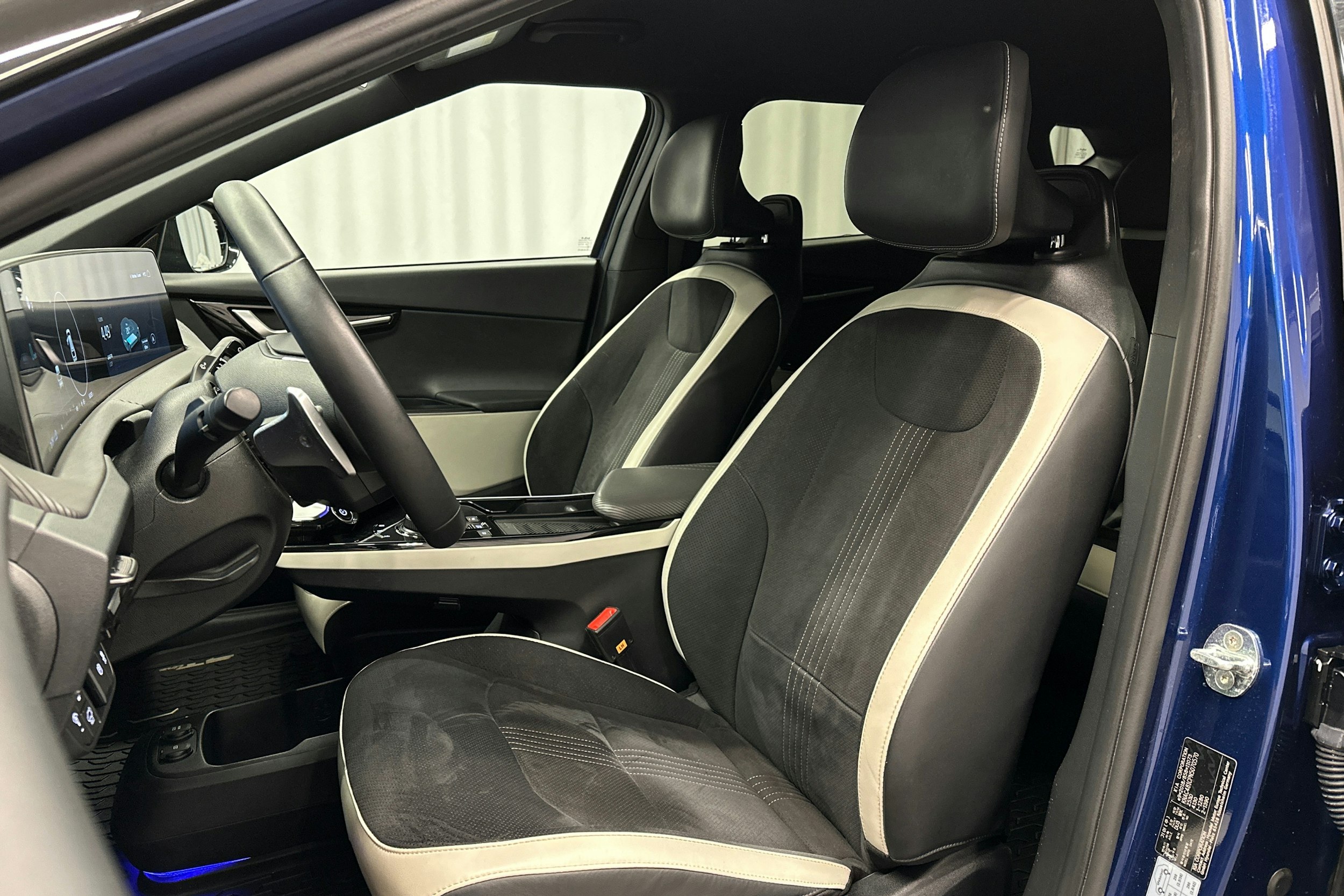 sininen Kia EV6 2022 kuva 17.