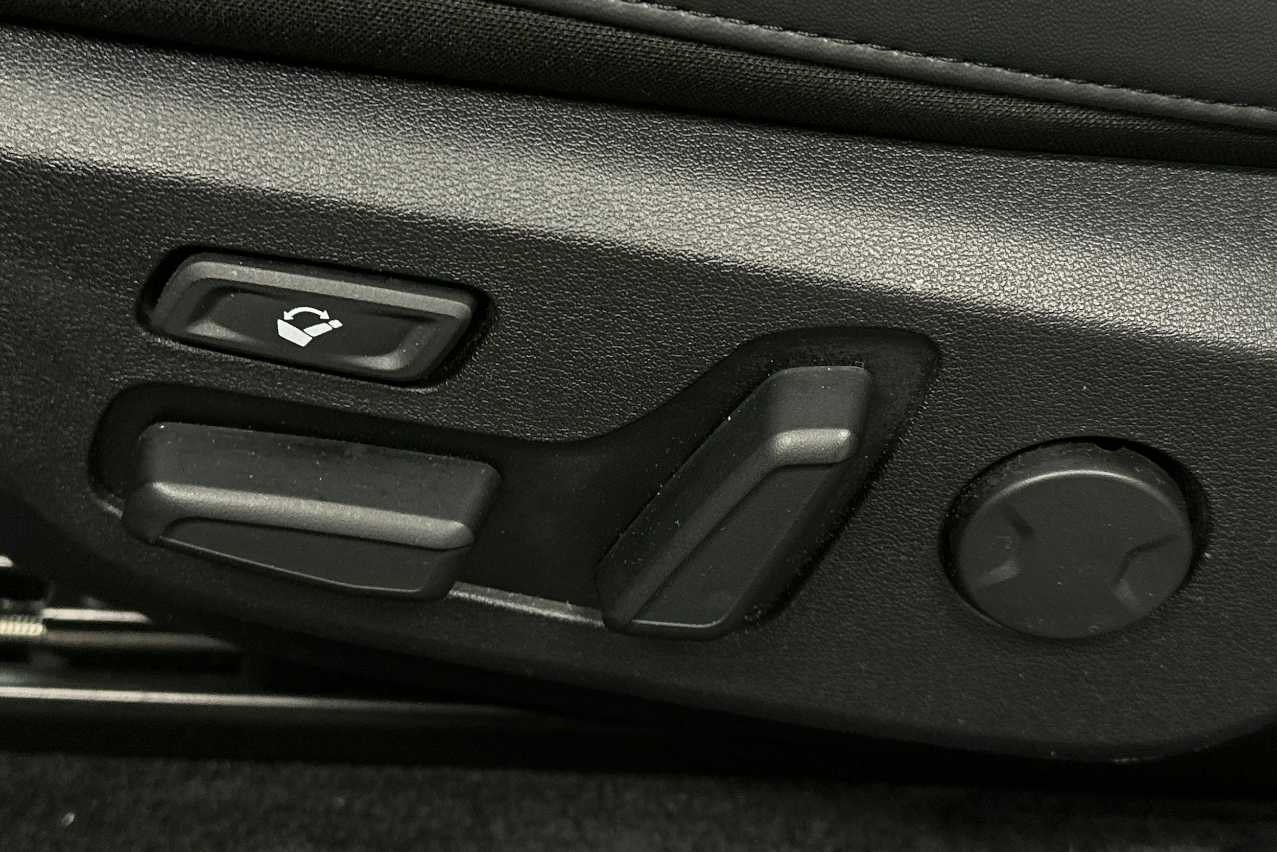 musta Kia EV6 2022 kuva 18.