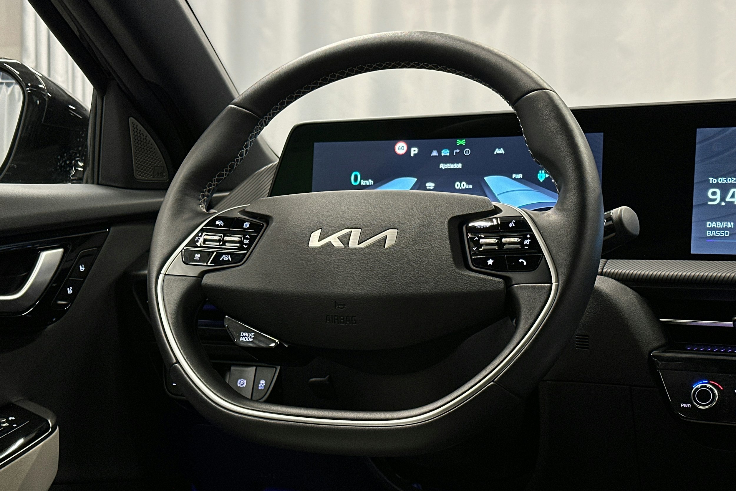 musta Kia EV6 2022 kuva 21.