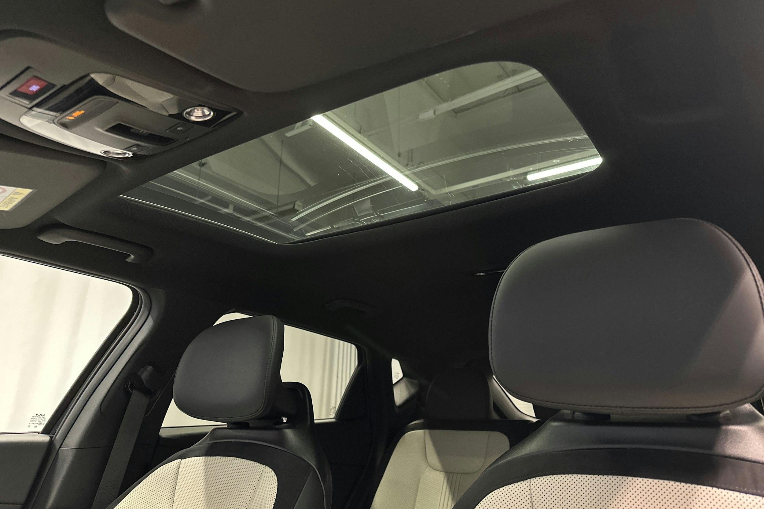 musta Kia EV6 2022 kuva 37.