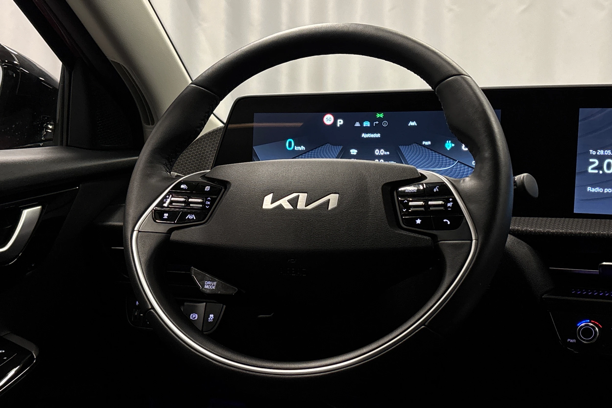 punainen Kia EV6 2022 kuva 18.