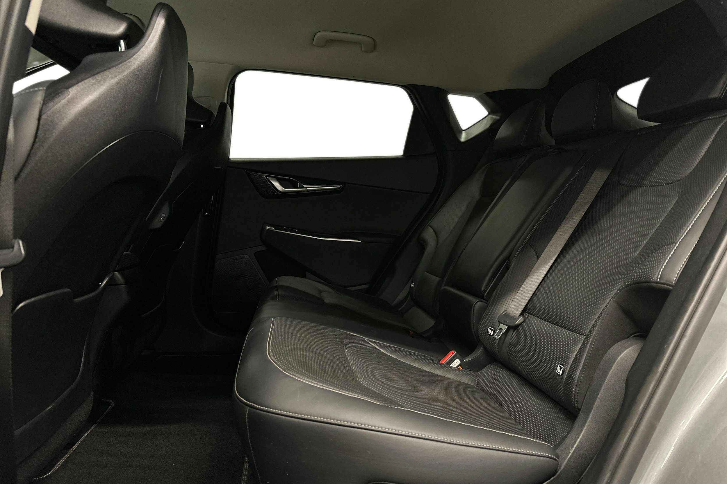 harmaa Kia EV6 2022 kuva 10.