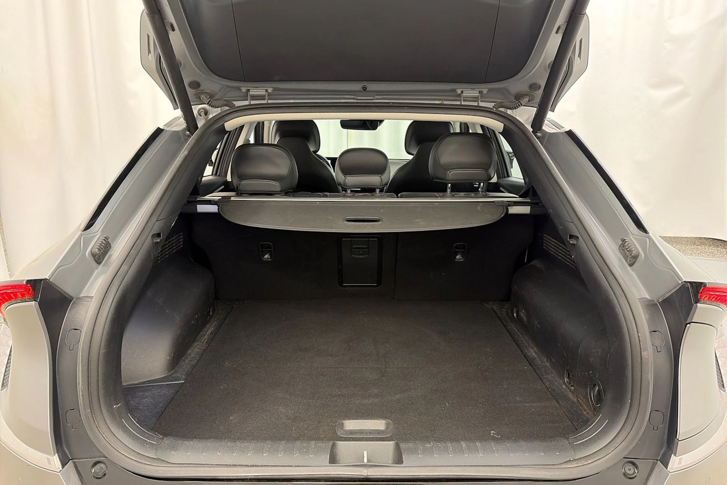 harmaa Kia EV6 2022 kuva 11.