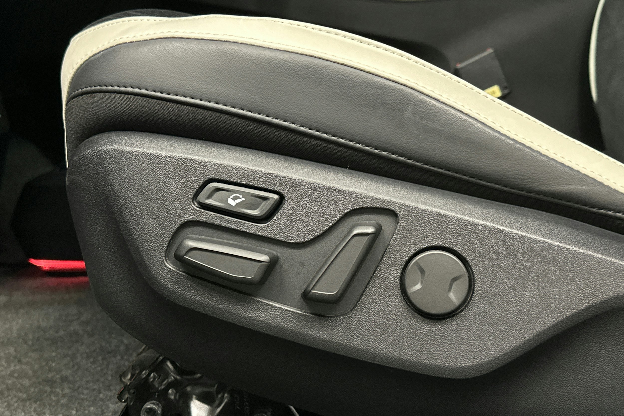 musta Kia EV6 2022 kuva 17.