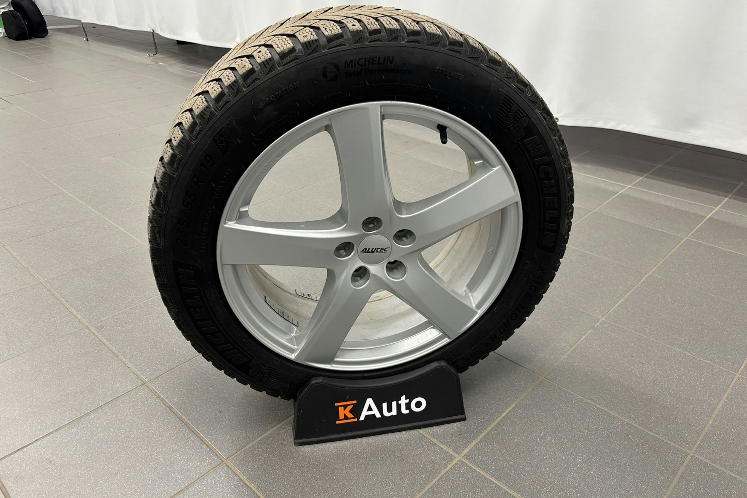 musta Kia EV6 2022 kuva 30.