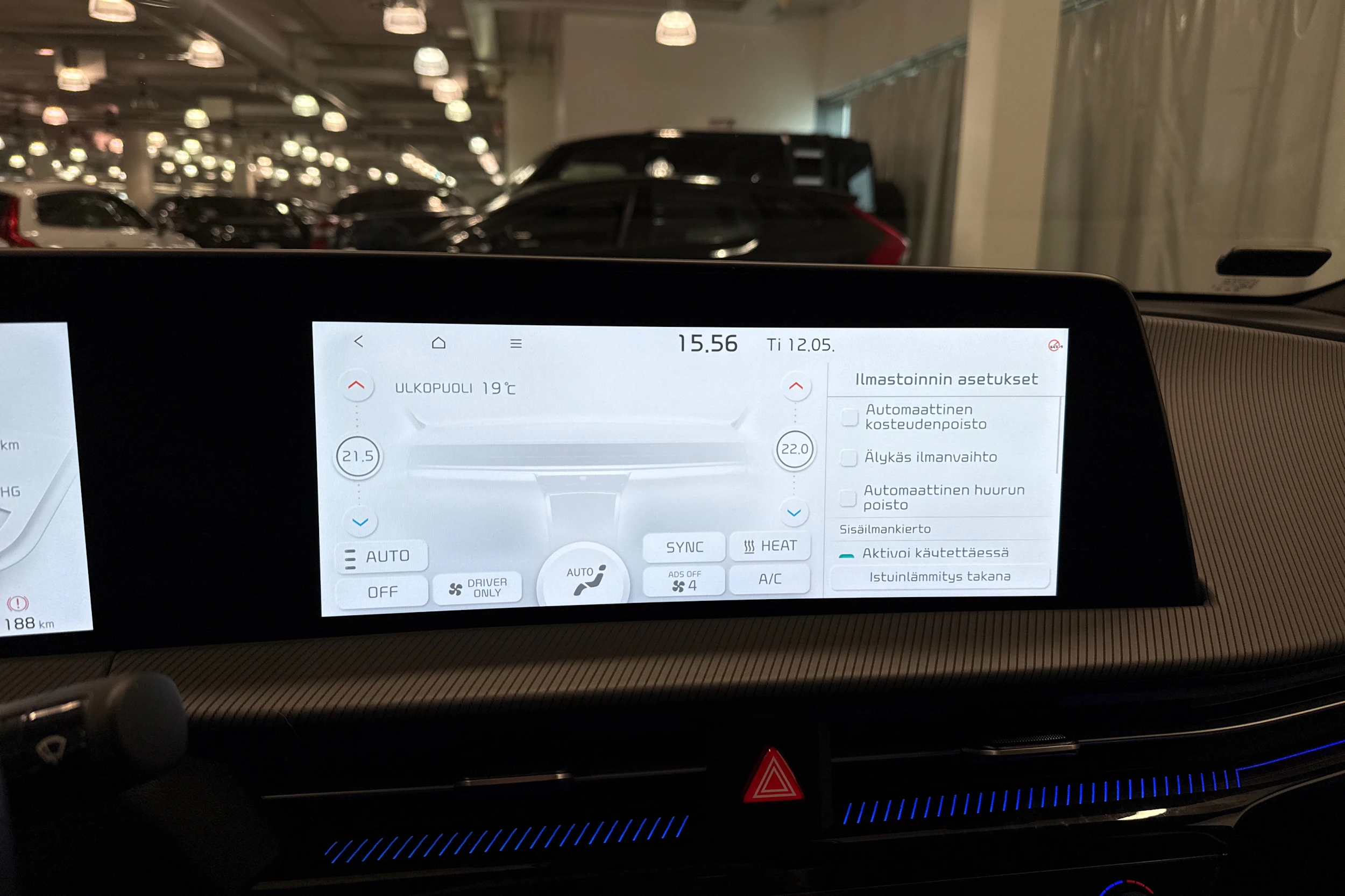 punainen Kia EV6 2022 kuva 34.