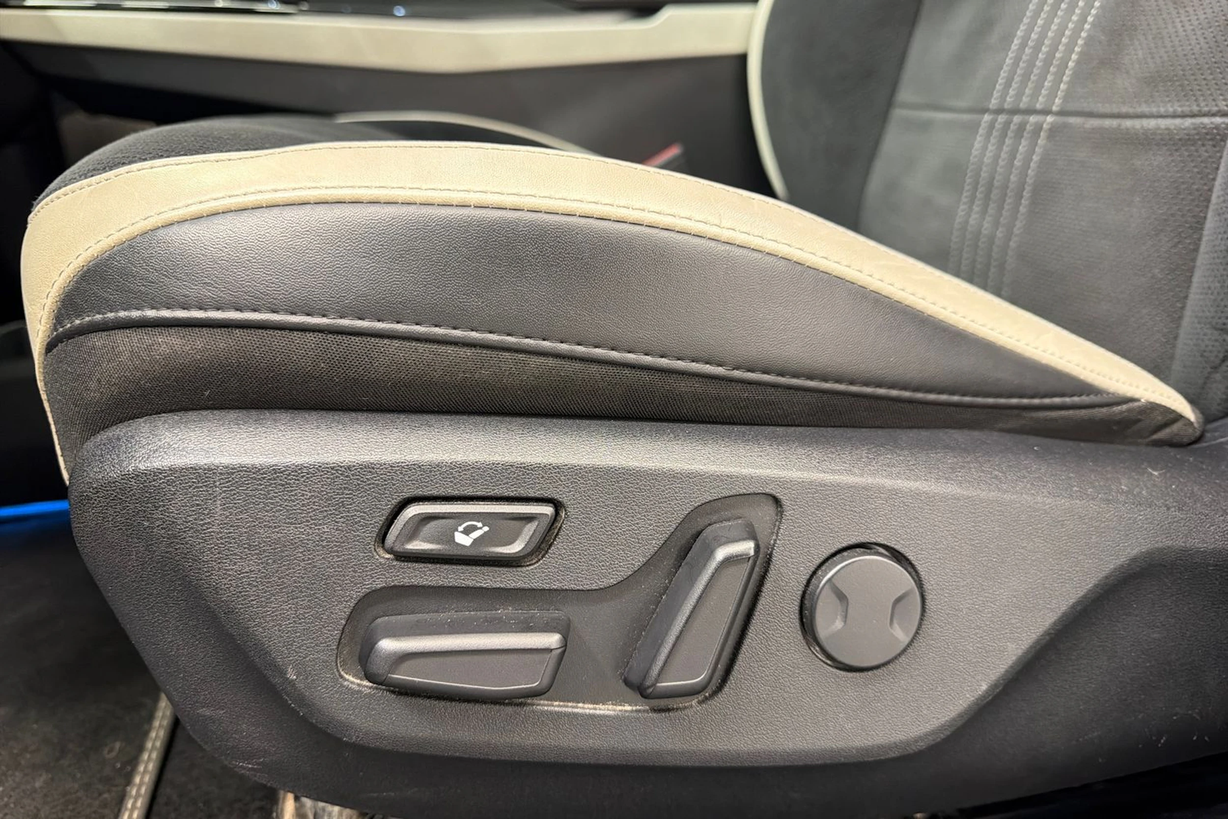 musta Kia EV6 2022 kuva 15.