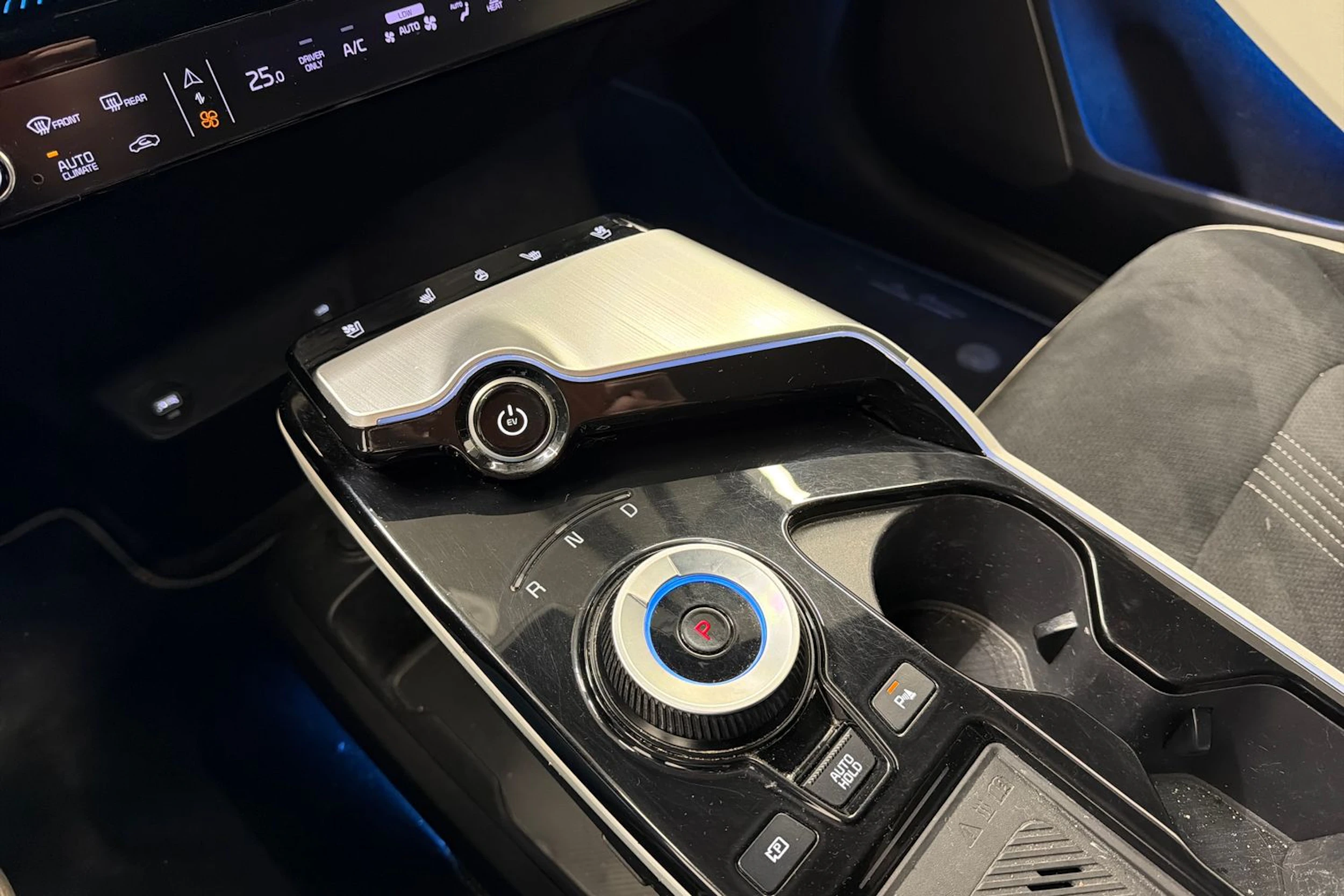 musta Kia EV6 2022 kuva 21.