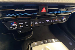 musta Kia EV6 2022 kuva 22.